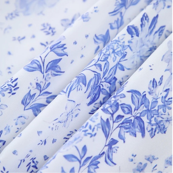 NEW WITH TAG blue and white floral dress with pockets and zippered - Picture 2 of 7